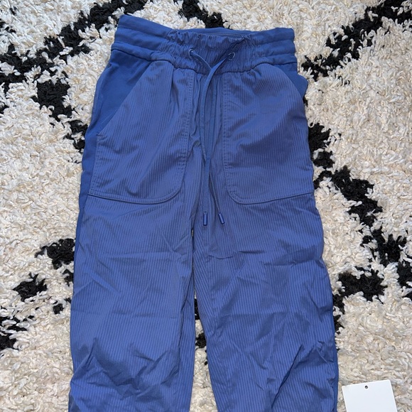 Lululemon beyond the studio jogger size 0 water drop - Picture 2 of 3